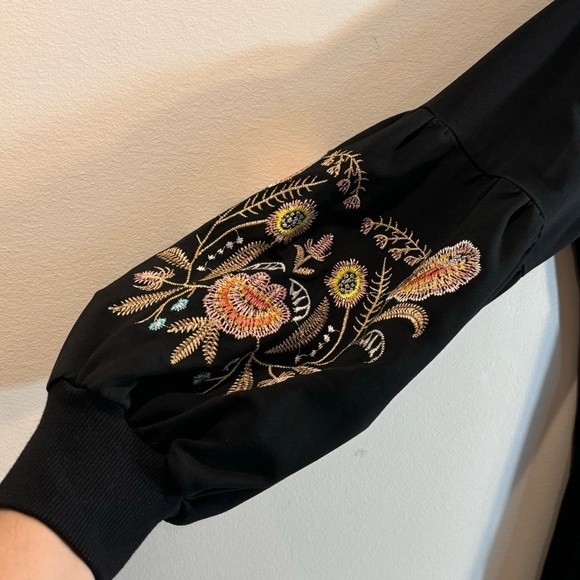 LUNA MOON Sz L Tunic Embroidered Long Puff Sleeves Jersey Knit High Low - Picture 4 of 8